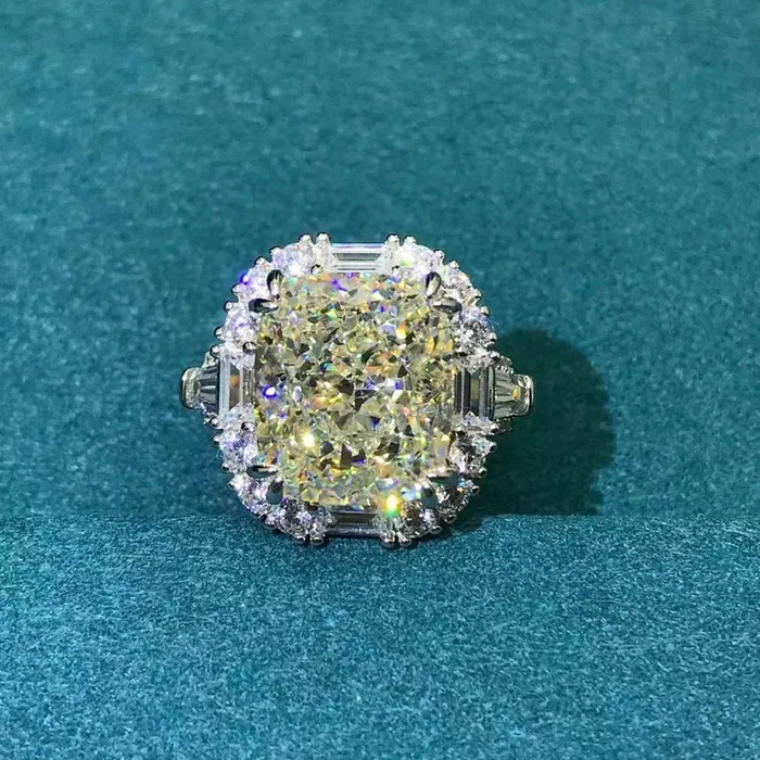 Rings Leyloon Jewelry 8 Carat Cushion Cut Moissanite Ring KM Colorless Double Claw Halo Three Stone