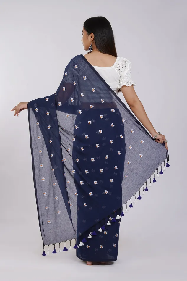 Rings Teejh Teejh Reiya Blue Embroidered Mulmul Cotton Saree Rings Teejh Teejh Reiya Blue Embroidered Mulmul Cotton Saree