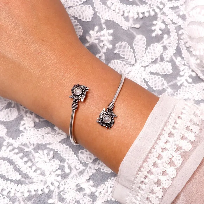 Teejh Bracelets Aparna White Flower Silver Oxidized Bracelet