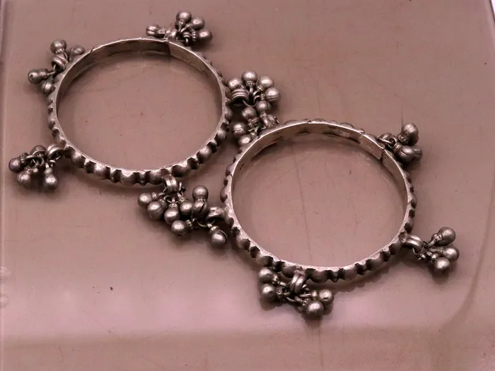 Bracelets TRIBAL ORNAMENTS Indian traditional handmade solid sterling silver bangle bracelet for womens excellent hanging bells charm bangle tribal jewelry sba16 Bracelets TRIBAL ORNAMENTS Indian traditional handmade solid sterling silver bangle bracelet for womens excellent hanging bells charm bangle tribal jewelry sba16