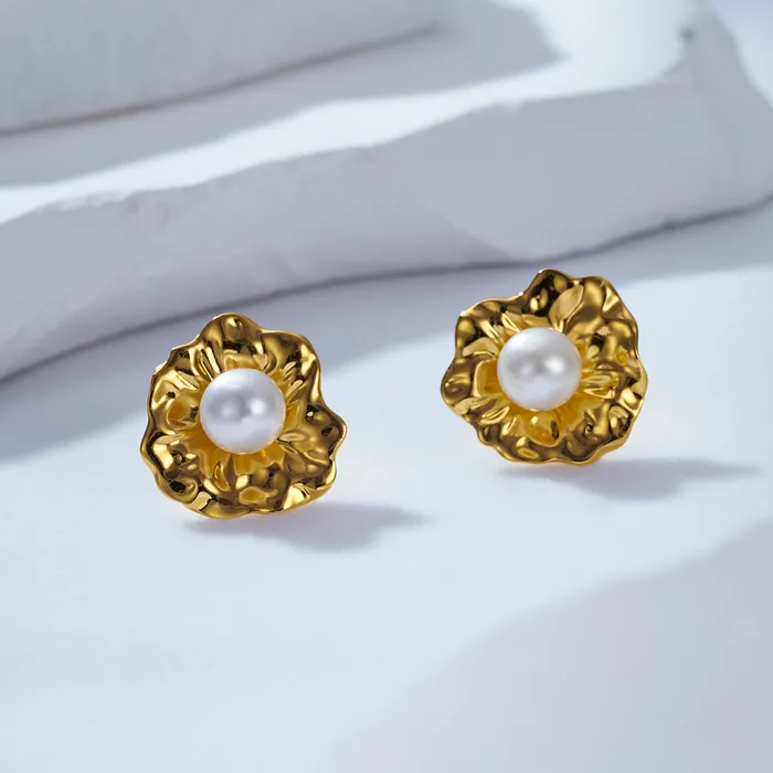 Pearly Lustre Earrings New Yorker Freshwater Pearl Earrings WE00487