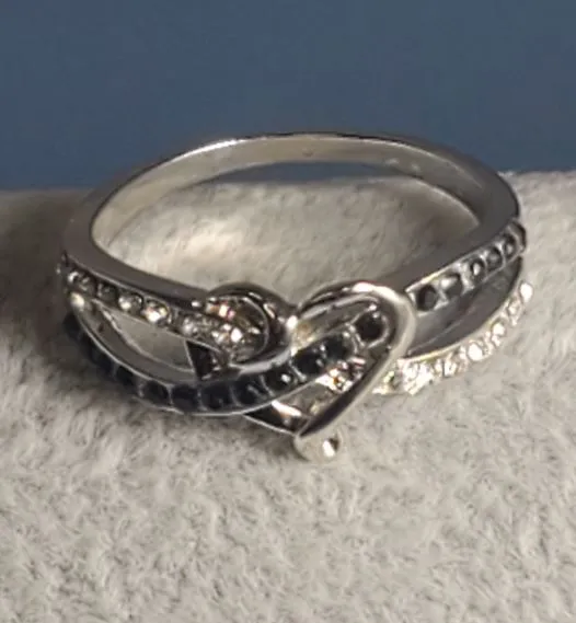 R625 Silver Heart Black Rhinestone Ring alice Rings