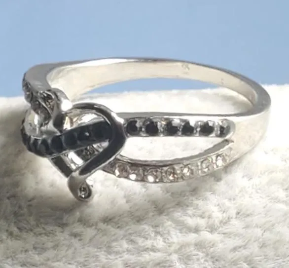 R625 Silver Heart Black Rhinestone Ring alice Rings
