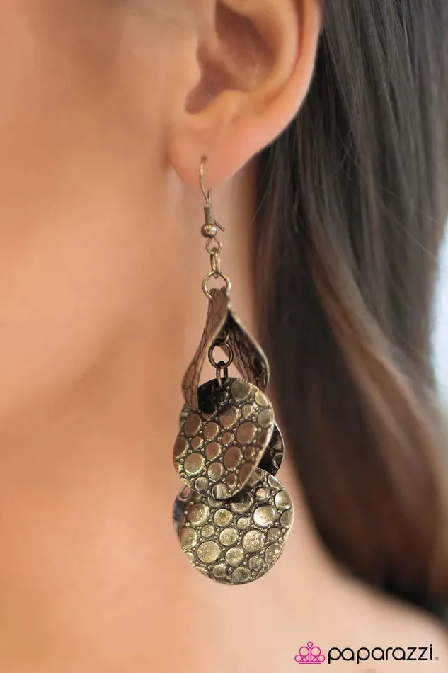 Earrings Paparazzi Jewelry Paparazzi Earring Fashionably Flashy Brass