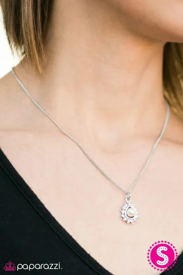 Necklaces Paparazzi Jewelry Paparazzi Necklace Elegance Is Beauty White