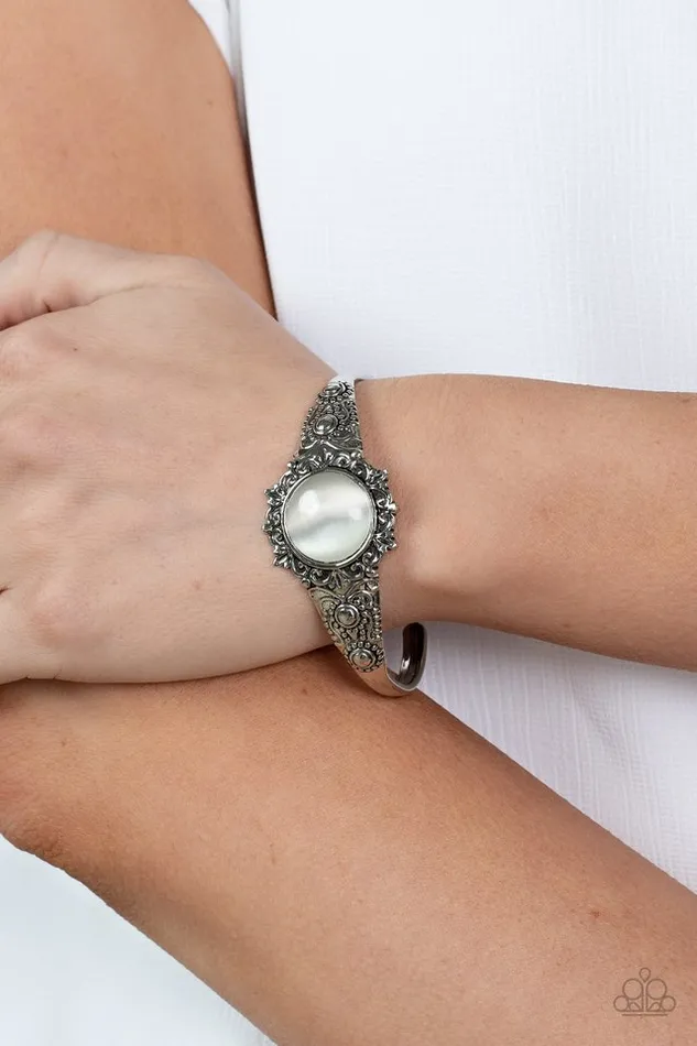 Paparazzi Jewelry Bracelets Paparazzi Bracelet Extravagantly Enchanting White