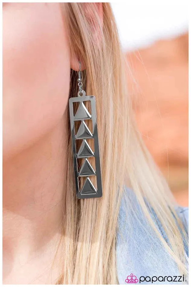 Paparazzi Jewelry Earrings Paparazzi Earring A Pointed Question Silver