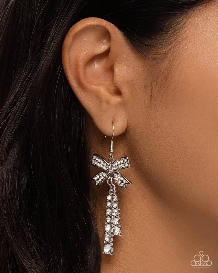 Paparazzi Jewelry Earrings Paparazzi Earring Date Night Decadence White