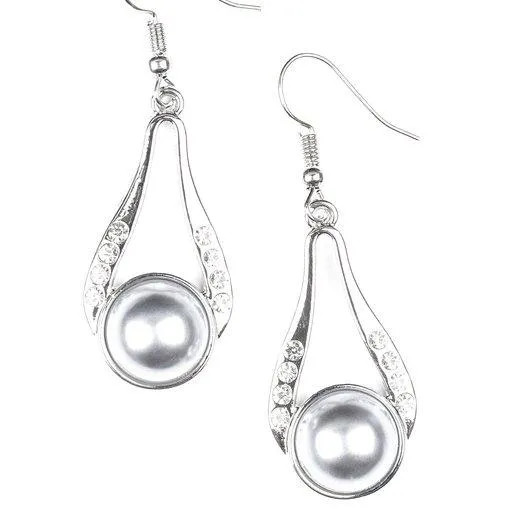 Paparazzi Jewelry Earrings Paparazzi Earring HEADLINER Over Heels Silver
