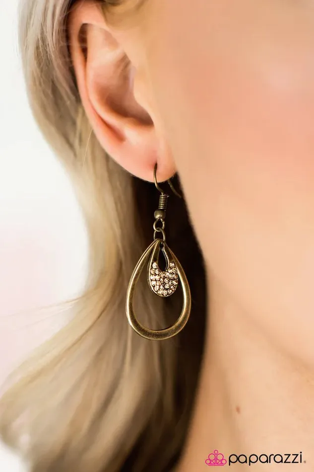 Paparazzi Jewelry Earrings Paparazzi Earring Light Storm Brass