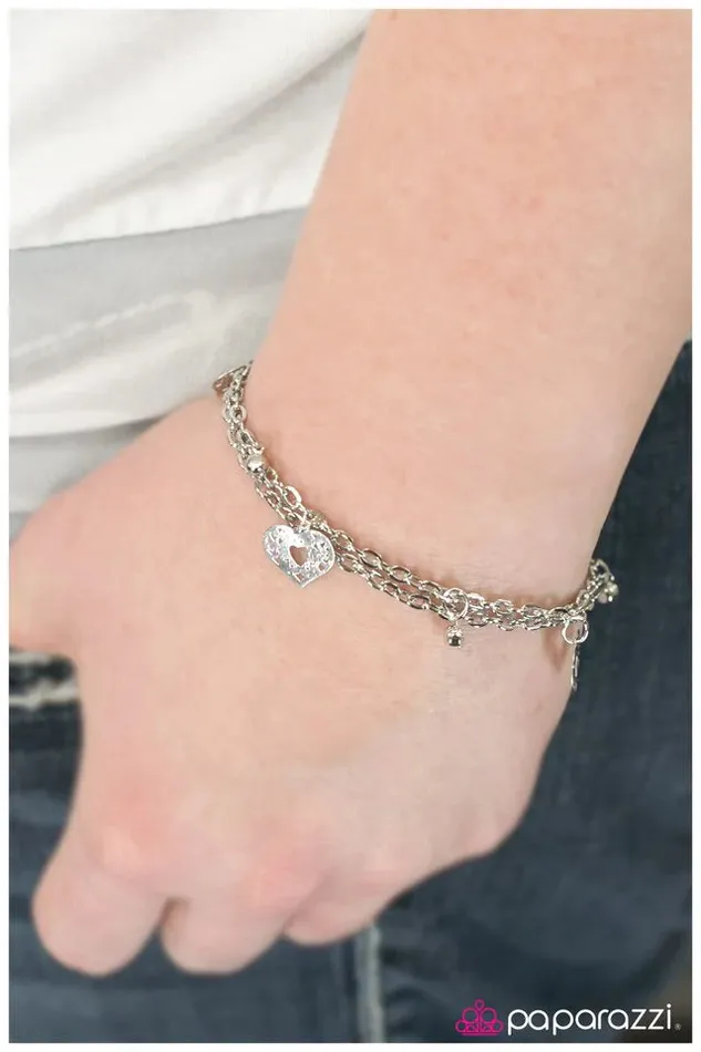 Paparazzi Jewelry Paparazzi Bracelet Ill Give You My Heart White Bracelets