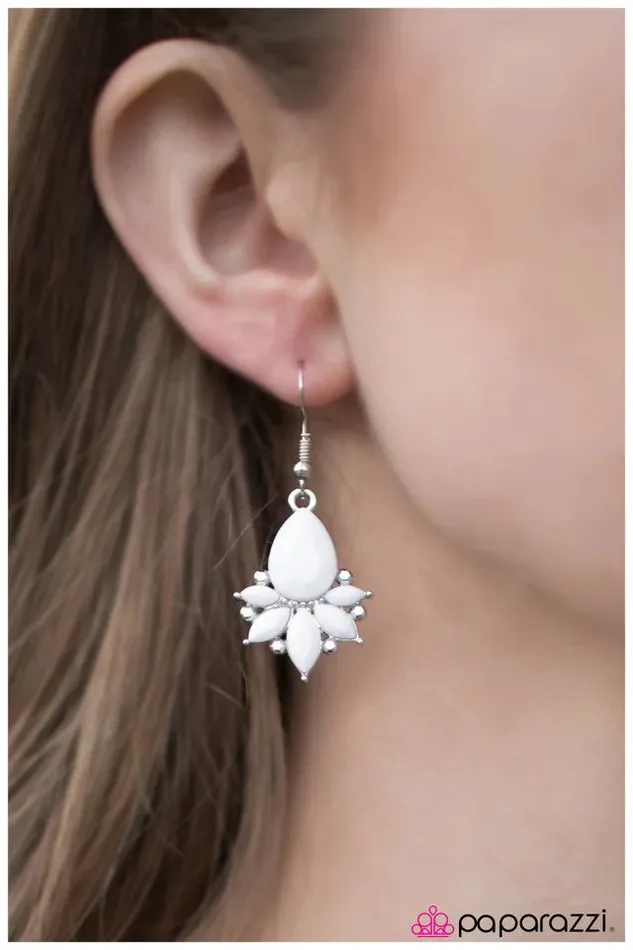 Paparazzi Jewelry Paparazzi Earring GLAM Up White Earrings