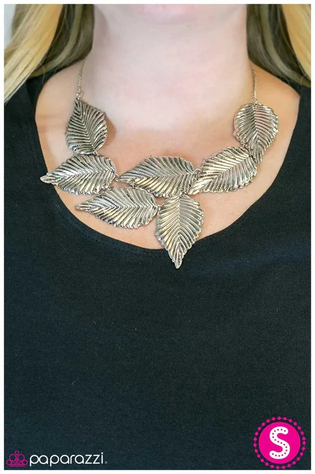 Paparazzi Jewelry Paparazzi Necklace I Cant BeLEAF My Eyes Silver Necklaces