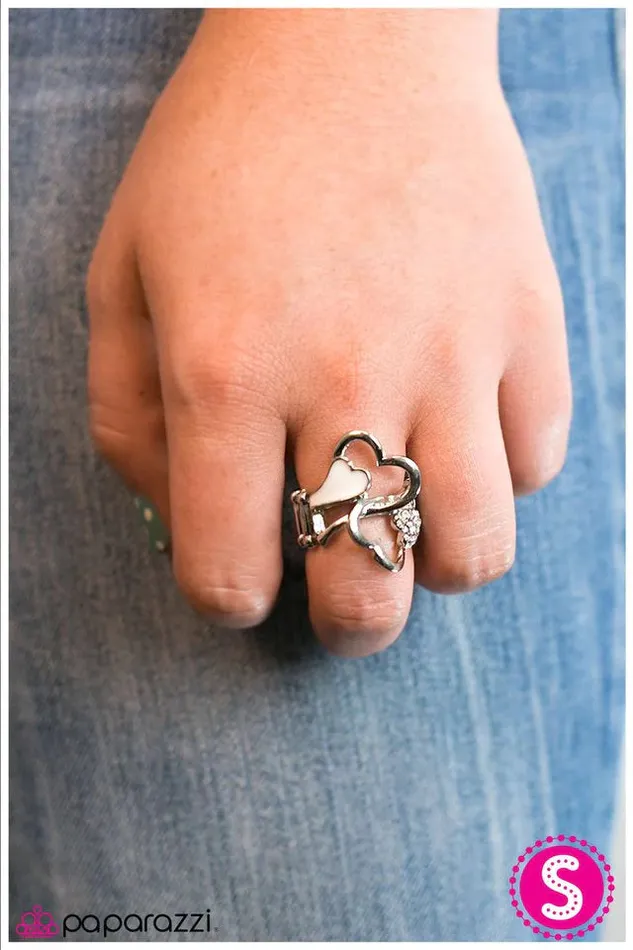 Paparazzi Jewelry Paparazzi Ring Feeling The Love White Rings