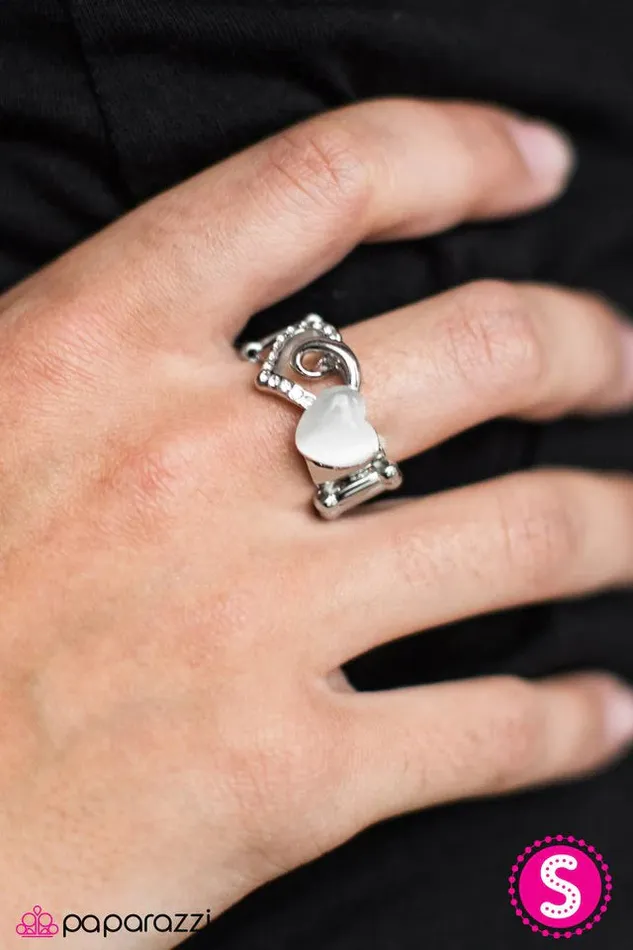 Paparazzi Jewelry Rings Paparazzi Ring Light Up My Heart White
