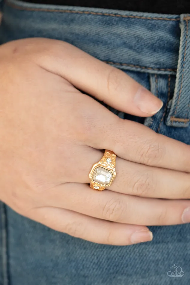 Paparazzi Jewelry Rings Paparazzi Ring Out For The COUNTESS Gold
