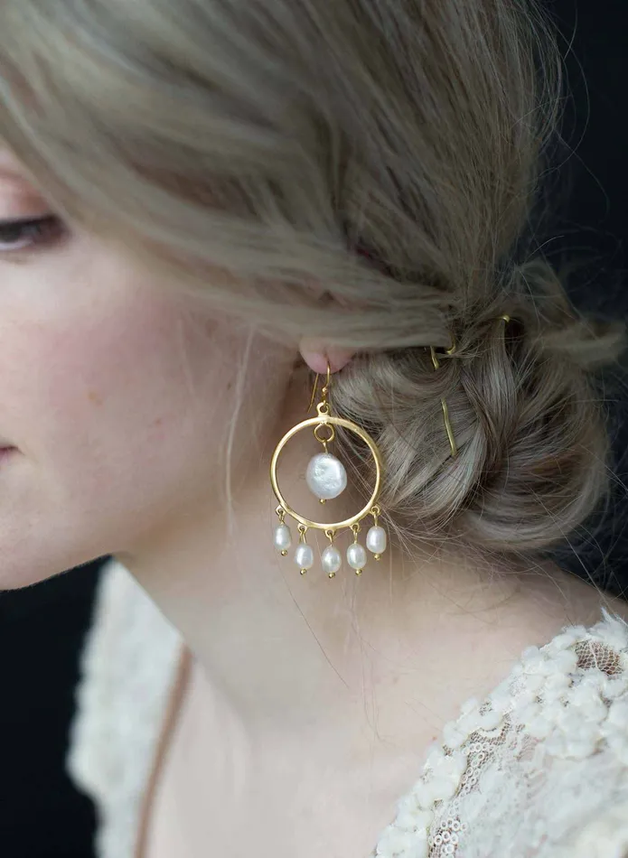 Festive pearl circle earrings Style 9023 twigs honey Earrings