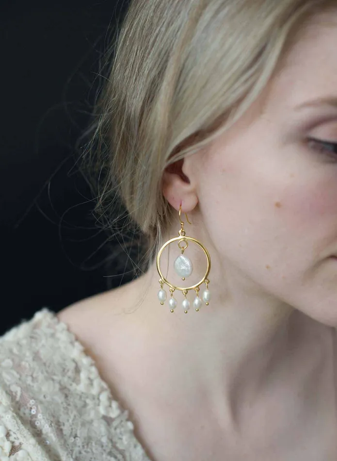 Festive pearl circle earrings Style 9023 twigs honey Earrings