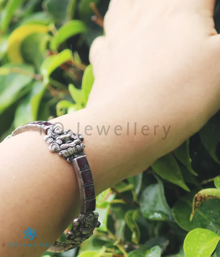 The Shri Silver Bracelet RedOxidisedSize22242628 Silversmith Bracelets