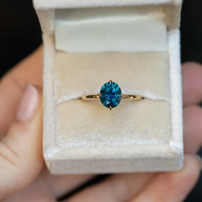 Anueva Jewelry 225ct Precision Cut Teal Montana Sapphire Four Prong Compass Set Solitaire in 18k Yellow Gold PreStyled Sets