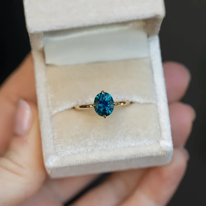 Anueva Jewelry 225ct Precision Cut Teal Montana Sapphire Four Prong Compass Set Solitaire in 18k Yellow Gold PreStyled Sets