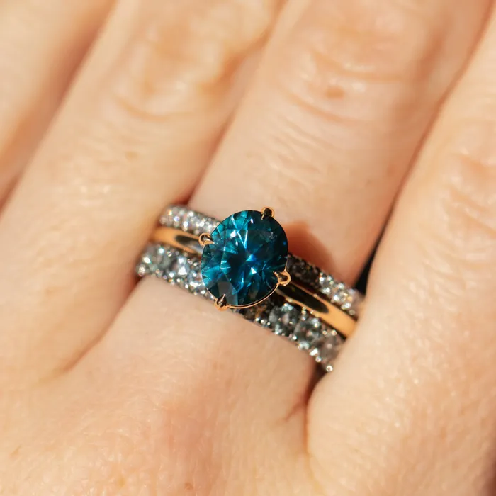 Anueva Jewelry 225ct Precision Cut Teal Montana Sapphire Four Prong Compass Set Solitaire in 18k Yellow Gold PreStyled Sets