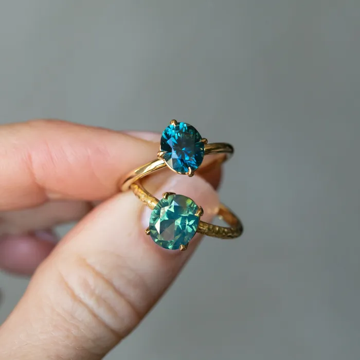 Anueva Jewelry 225ct Precision Cut Teal Montana Sapphire Four Prong Compass Set Solitaire in 18k Yellow Gold PreStyled Sets