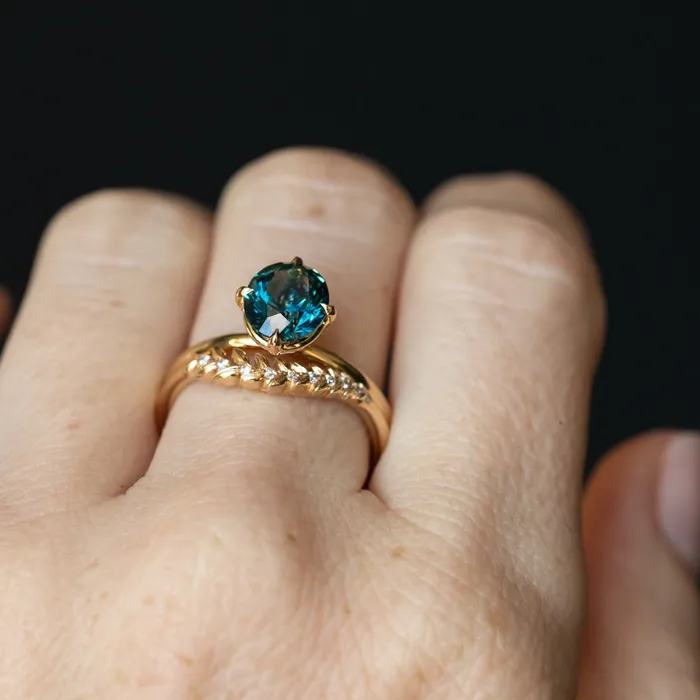 Anueva Jewelry 225ct Precision Cut Teal Montana Sapphire Four Prong Compass Set Solitaire in 18k Yellow Gold PreStyled Sets