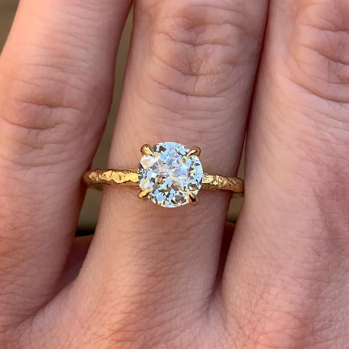 Anueva Jewelry PreStyled Sets 132ct GIA Crown Jubilee Diamond Evergreen Solitiare in 18k Yellow Gold