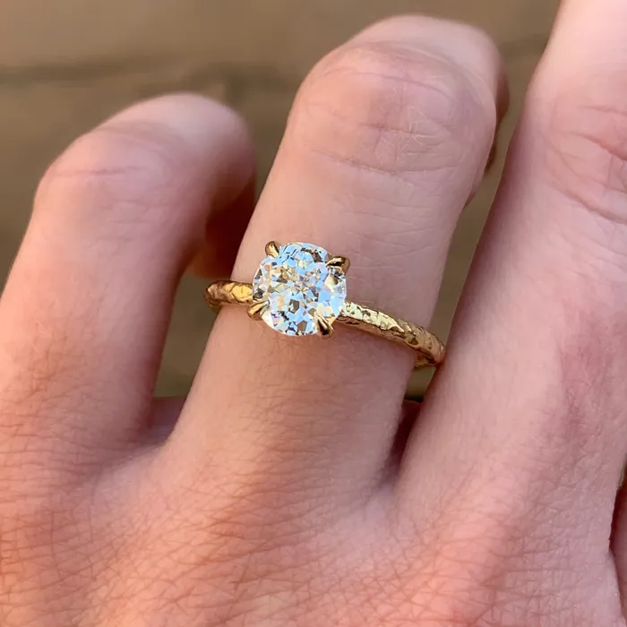 Anueva Jewelry PreStyled Sets 132ct GIA Crown Jubilee Diamond Evergreen Solitiare in 18k Yellow Gold