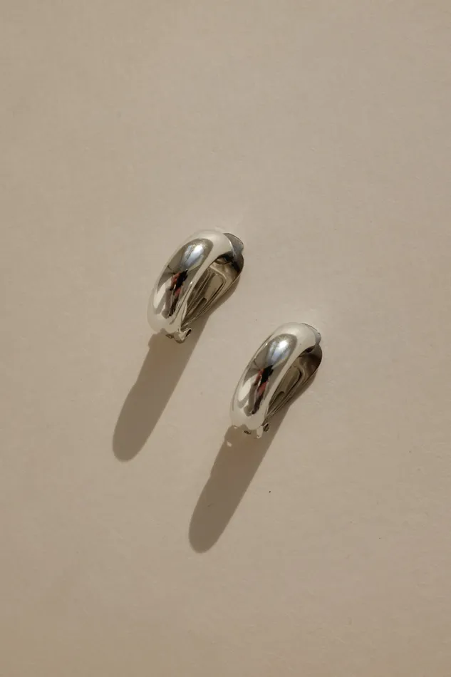 collectionno2 Earrings VINTAGE SILVER BOLD SMALL HALF HOOP EARRINGS collectionno2 Earrings VINTAGE SILVER BOLD SMALL HALF HOOP EARRINGS