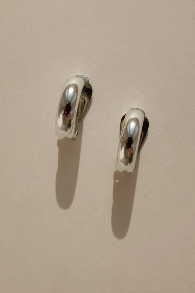 collectionno2 Earrings VINTAGE SILVER BOLD SMALL HALF HOOP EARRINGS collectionno2 Earrings VINTAGE SILVER BOLD SMALL HALF HOOP EARRINGS