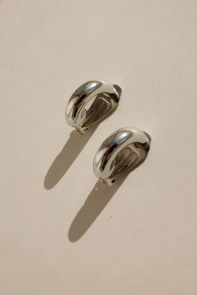 collectionno2 Earrings VINTAGE SILVER BOLD SMALL HALF HOOP EARRINGS collectionno2 Earrings VINTAGE SILVER BOLD SMALL HALF HOOP EARRINGS