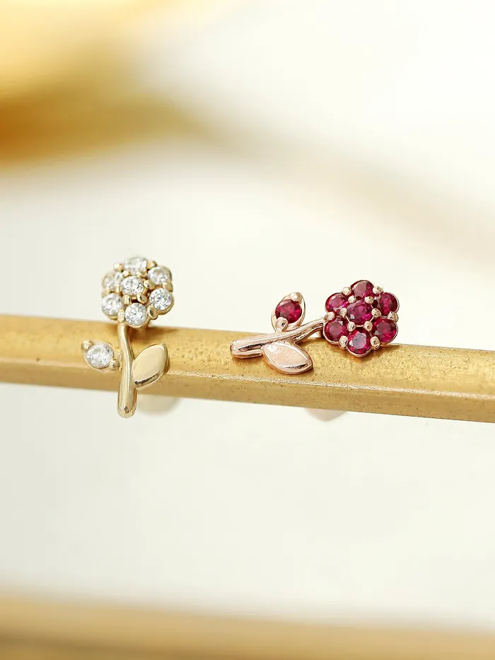 MinimalBijoux 14K Gold Ruby Flower Cartilage Earring 18G16G Earrings
