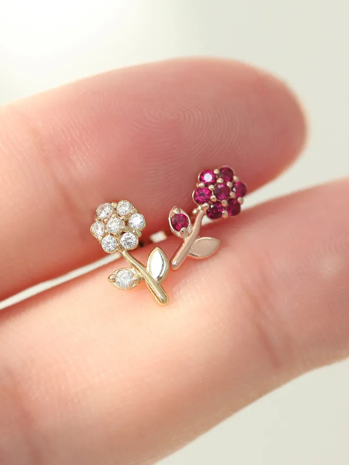MinimalBijoux 14K Gold Ruby Flower Cartilage Earring 18G16G Earrings