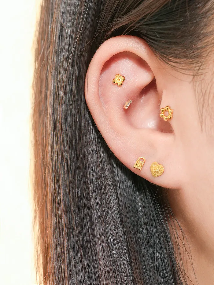 MinimalBijoux 24K Gold Heart Lock Cartilage Earring 20G Earrings