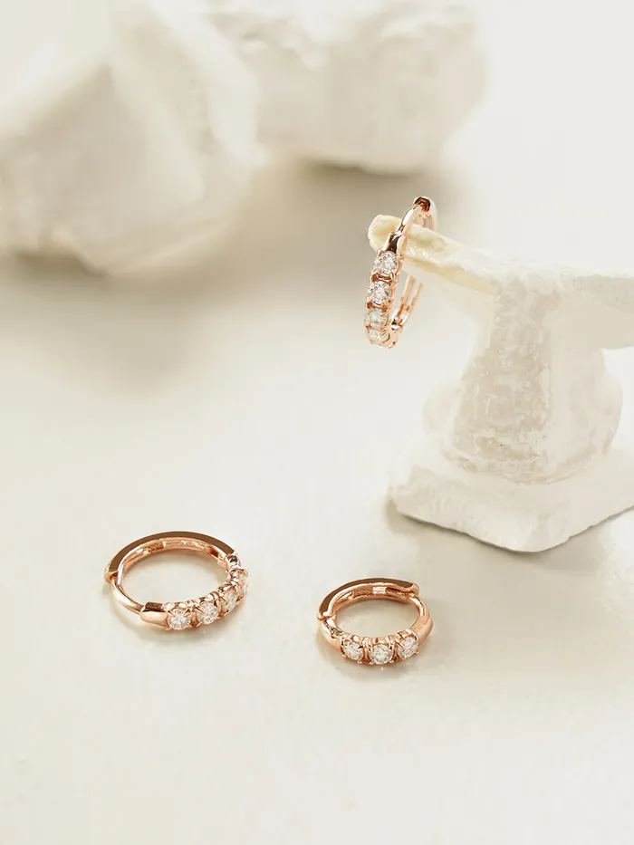 MinimalBijoux Earrings 14K 18K Gold Moissanite Cartilage Hoop Earring
