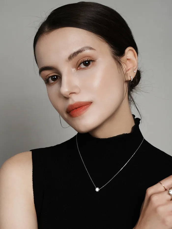 MinimalBijoux Earrings 14K 18K Gold Moissanite Cartilage Hoop Earring