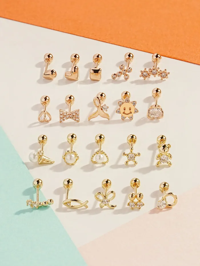 MinimalBijoux Earrings 14K Gold Misty Heart Cartilage Earring 20G