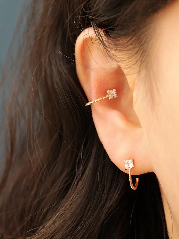 MinimalBijoux Earrings 14K Gold Square Cubic Curve Cartilage Earring 20G