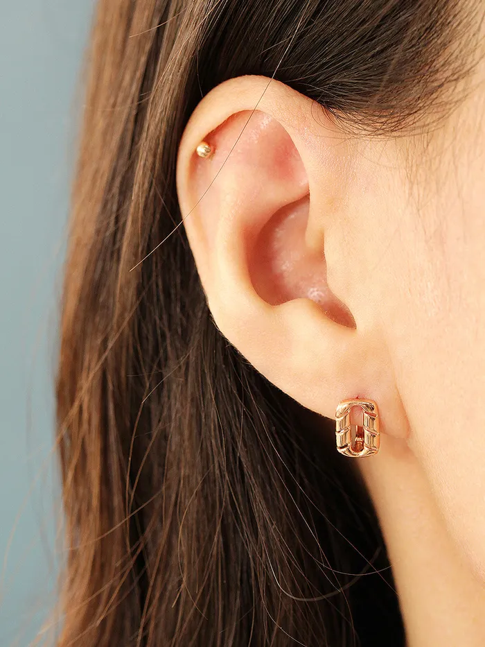 MinimalBijoux Earrings 14K Gold Twist Square Hoop Earring