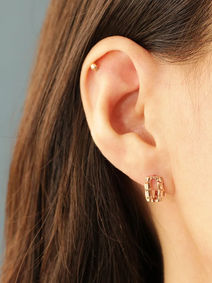 MinimalBijoux Earrings 14K Gold Twist Square Hoop Earring