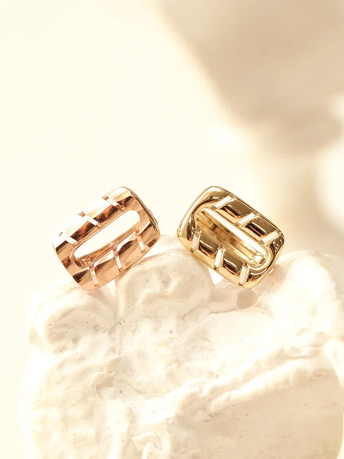 MinimalBijoux Earrings 14K Gold Twist Square Hoop Earring