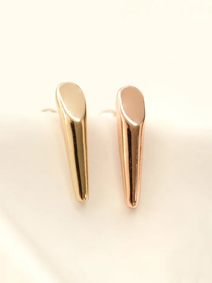 MinimalBijoux Earrings 14K Gold Volume Stick Cartilage Earring 20G18G16G