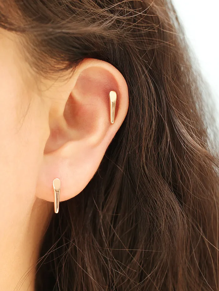 MinimalBijoux Earrings 14K Gold Volume Stick Cartilage Earring 20G18G16G
