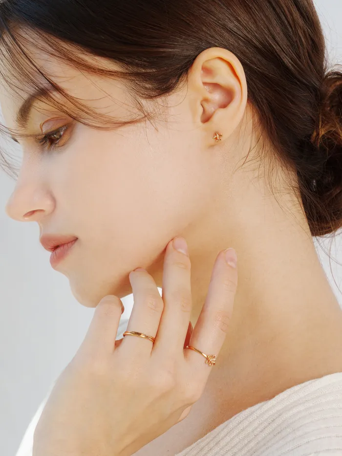 MinimalBijoux PreStyled Sets 14K Gold Mini Airplane Internally Threaded Labret Piercing 18G16G