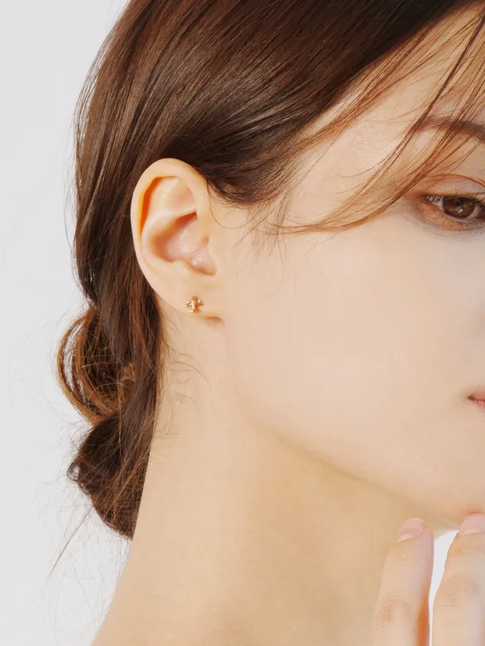 MinimalBijoux PreStyled Sets 14K Gold Mini Airplane Internally Threaded Labret Piercing 18G16G