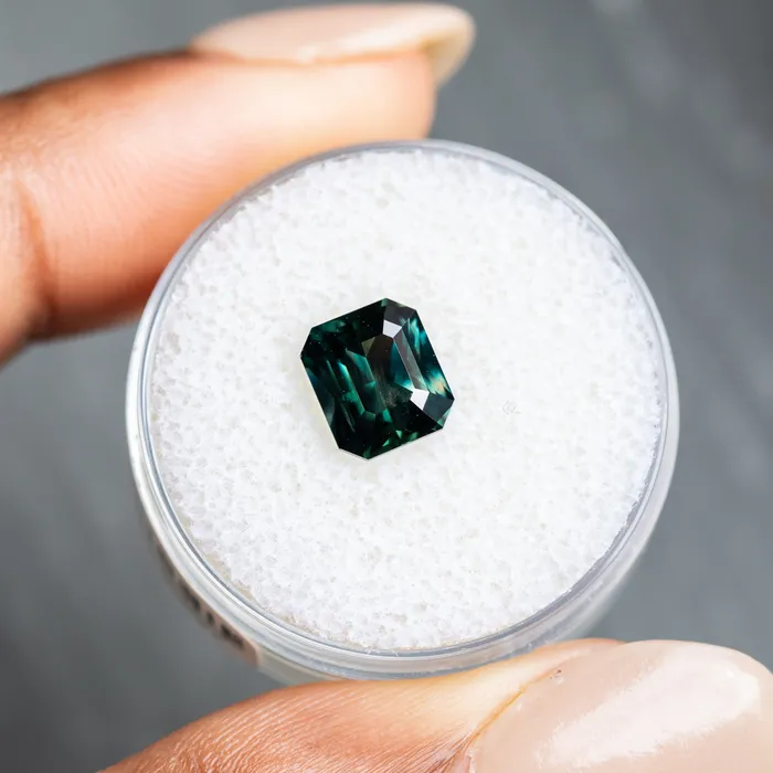 Nashan Rings 239CT RADIANT CUT MADAGASCAR SAPPHIRE DEEP TEAL 780X675X478MM