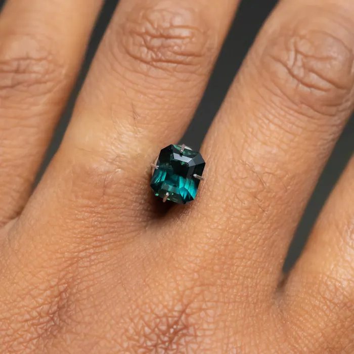 Nashan Rings 239CT RADIANT CUT MADAGASCAR SAPPHIRE DEEP TEAL 780X675X478MM
