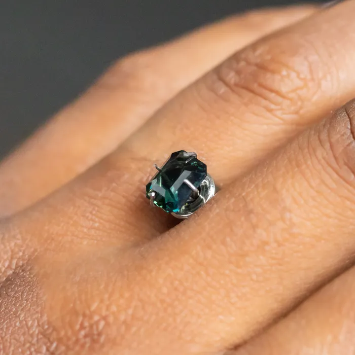 Nashan Rings 239CT RADIANT CUT MADAGASCAR SAPPHIRE DEEP TEAL 780X675X478MM